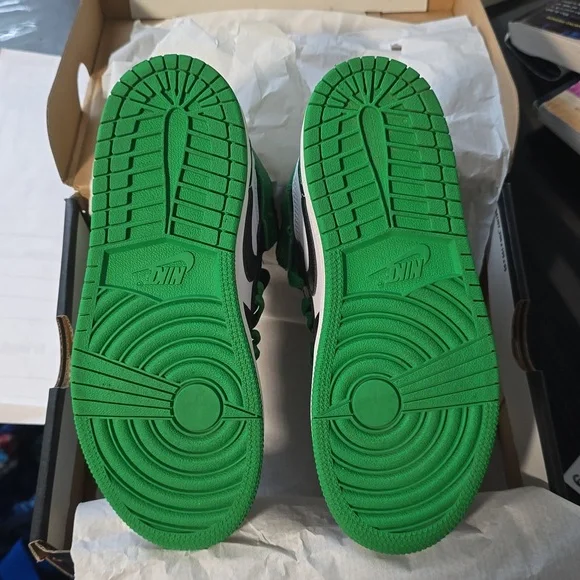 Jordan 1 Retro High OG (PS) Black Lucky Green-White Size 2Y - Picture 9 of 11